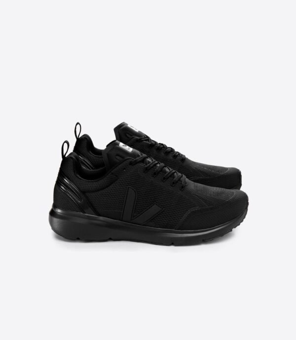 Condor 2 in Full Black from Veja