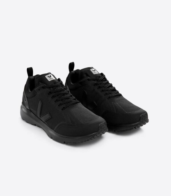 Condor 2 in Full Black from Veja